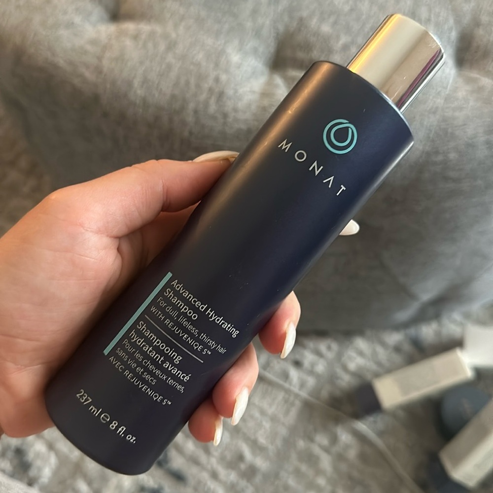 Advanced hydrating shampoo monat new